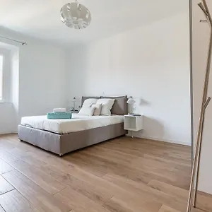 Alessia's Flat - Sarpi 3 , Milano Italia